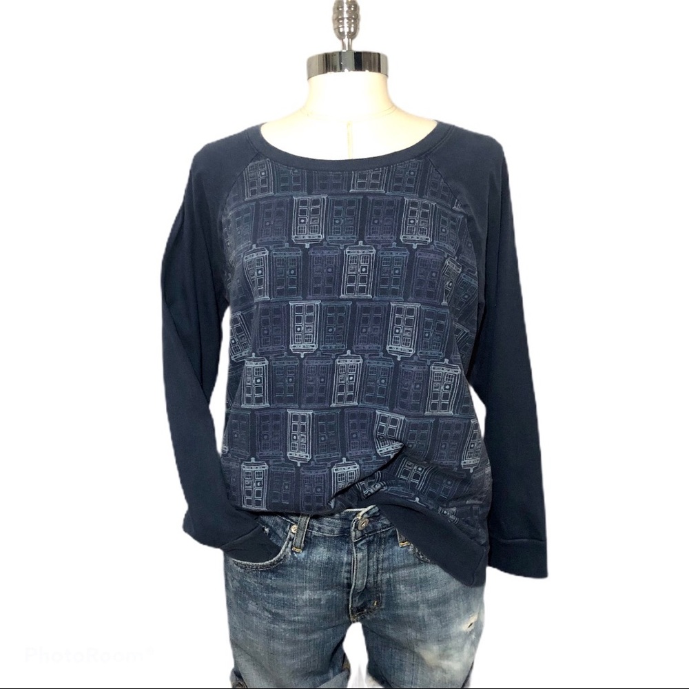 Doctor Who Tardis long-sleeved shirt XL